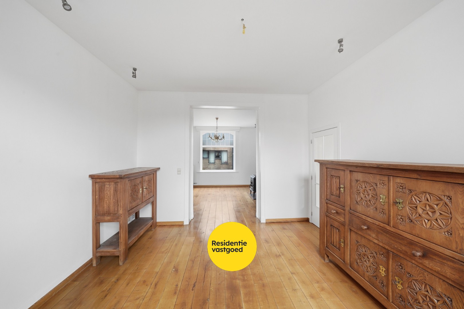 Karaktervolle instapklare hoekwoning met inpandige garage en zonnige stadstuin - foto 4
