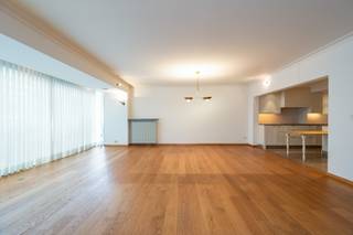 Op zoek naar een instapklaar appartement vlak bij het centrum? In een verzorgde residentie, op wandelafstand van winkels, scholen en openbaar...