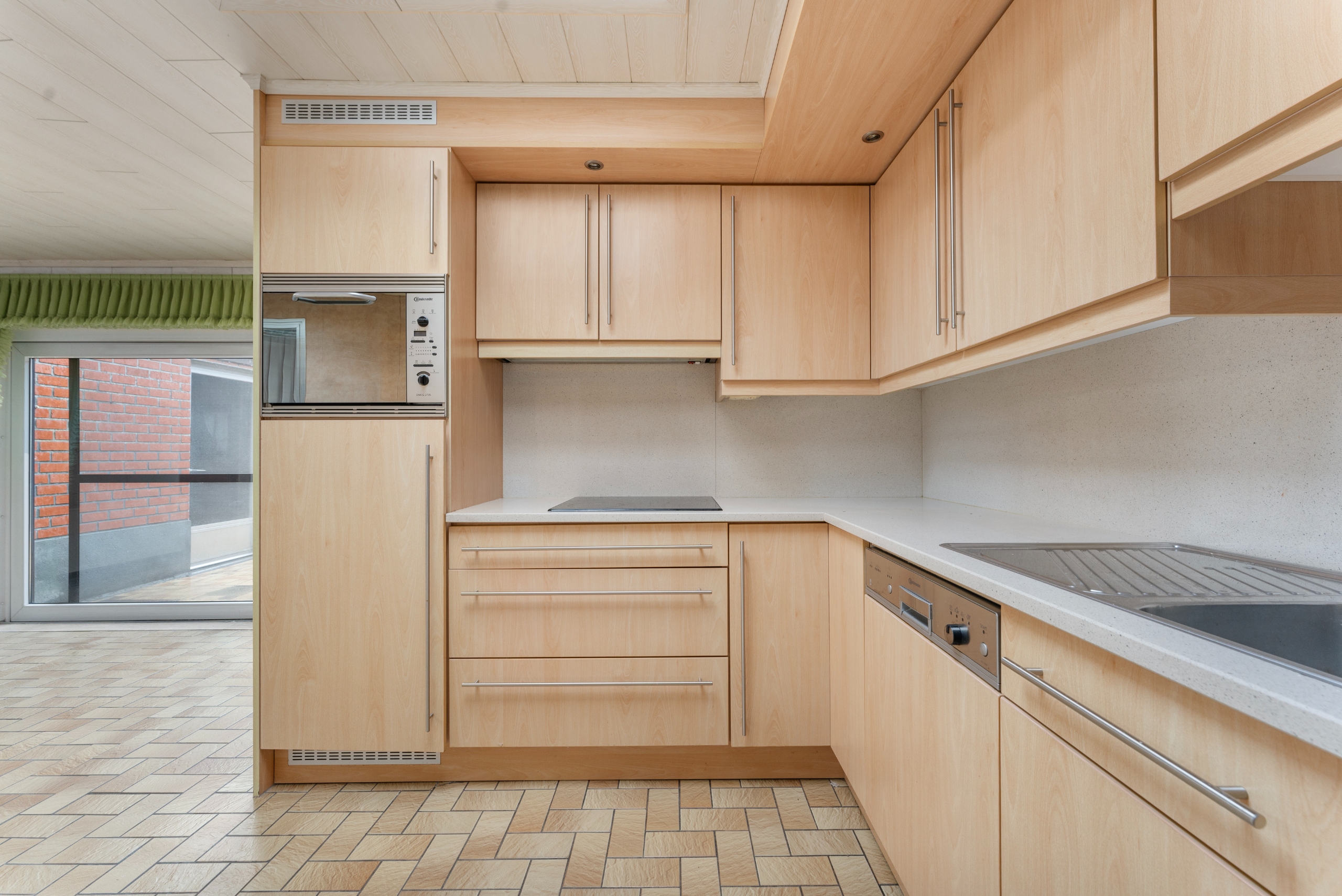 Volledig te renoveren woning aan de rand van Deerlijk met zeer ruime garage op 262m2 - foto 5