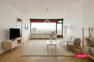 Indeling:Verdieping 11 (bereikbaar met lift of trap):- inkomhal- woon- en eetkamer (ca. 33m²)- uitgeruste keuken (ca. 8m²)- westgericht terras (8m²)- aparte berging aansluitend aan de keuken- apart toilet met handenwasser- badkamer met wastafel, bad en voorzieningen voor was- en droogmachine- slaapkamer 1 (ca. 14m²)- slaapkamer 2 (ca. 14m²)- oostgericht terras (8m²)Verdieping -1:- privatieve kelderbergingBijzonderheden:- ruim, lichtrijk appartement - gunstige EPC-score (B)- asbestveilig- 2 terrassen met panoramisch uitzicht- parkeergelegenheid voor de residentie- netjes onderhouden gebouw voorzien van een lift- Ideaal gelegen, pal in het centrum van Wilrijk, op wandelafstand van winkels, scholen, openbaar vervoer.."Deze AI-visualisaties zijn bedoeld als inspiratie. Er werd geen rekening gehouden met technische specificaties, stedenbouwkundige voorschriften of de concrete mogelijkheden tot realisatie."Bent u geïnteresseerd in dit appartement te koop in het centrum van Wilrijk? Aarzel dan niet om contact met ons op te nemen via janice.racaj@dewaele.com of op 03 206 76 73.Wenst u uw eigendom ook te koop of te huur te stellen? We helpen u graag verder.Steeds tot uw dienst om u verder te helpen met al uw vragen over vastgoed!