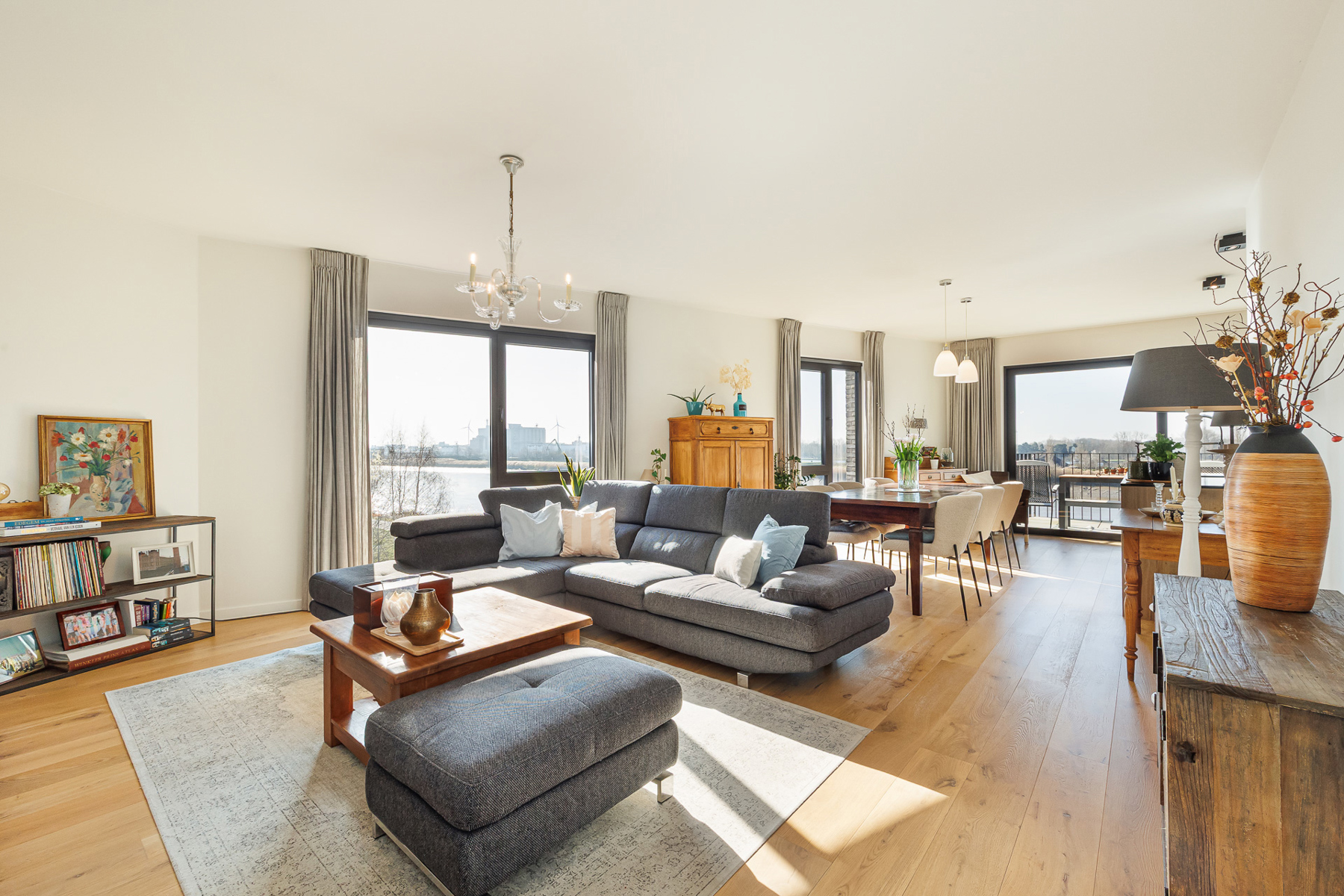 Ruim appartement met uniek zicht op water - foto 3