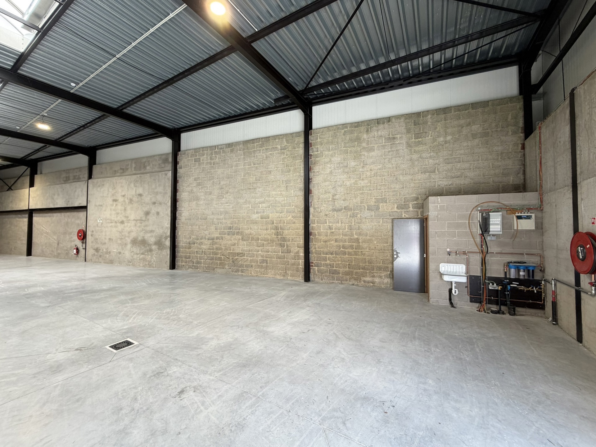 Nieuwbouw KMO-unit van 280 m² te huur in Herfelingen - foto 4