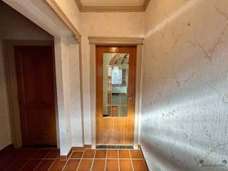 Stap binnen in deze centraal gelegen woning en ontdek meteen de sterke troeven die dit pand te bieden heeft.Troeven om in de verf te zetten zijn hier...