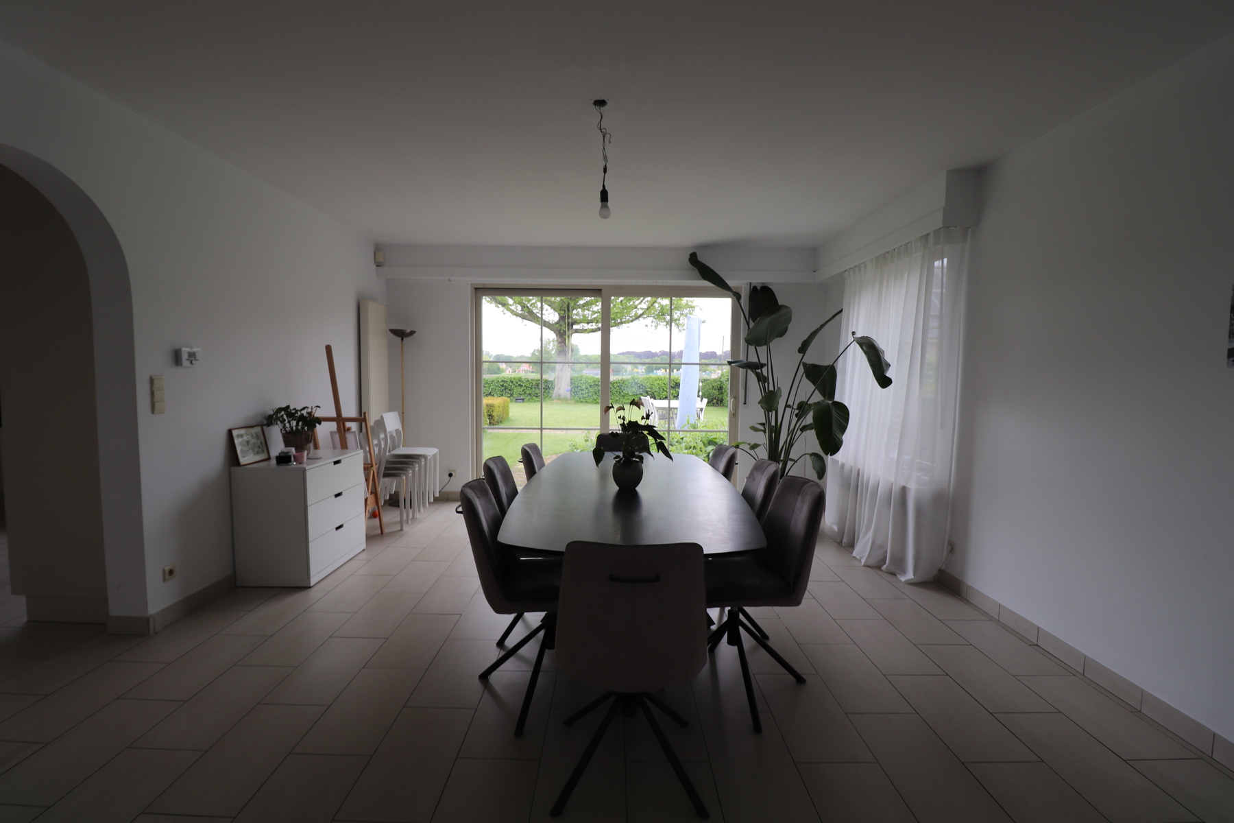 Een prachtige ruime villa met garage en tuin. - foto 5