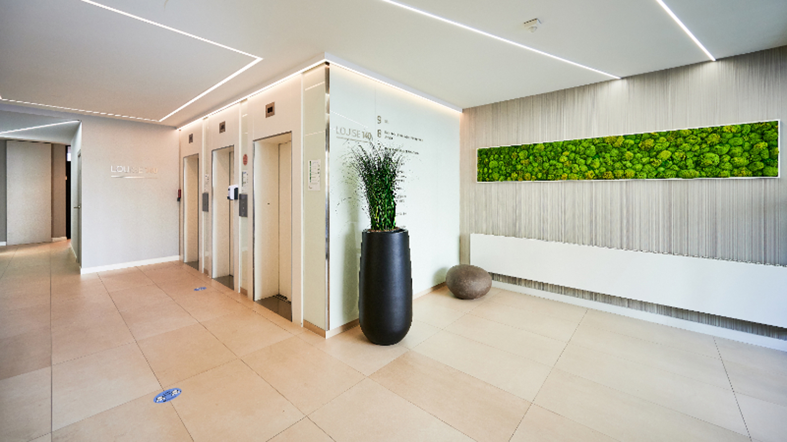 Kantoren te huur tussen 327 m² en 465 m². - foto 2