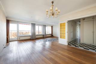 Te renoveren 3 SLK-appartement met ruim terras en uniek uitzichtDit appartement op de 8ste verdieping biedt een uitstekende basis voor wie een...