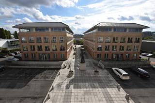 Kantoorruimte met uitstekende parkeerratio (1/20m²), strategisch gelegen langs de Brusselse Ring en op wandelafstand van station Vorst-Zuid.Catering...