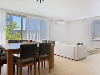 De snelste manier om een bezoek te brengen aan dit appartement? Vraag je bezoek aan via de rode knop op onze website (www.dewaele.com) en je...