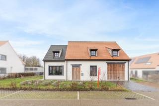 [[ DIT PAND NEEMT DEEL AAN DE ERA OPEN HUIZEN DAG OP 14/3 VAN 11:00 TOT 12:00 ]]Vinkem (Veurne): Energiezuinige, instapklare villa met 5 slaapkamers,...