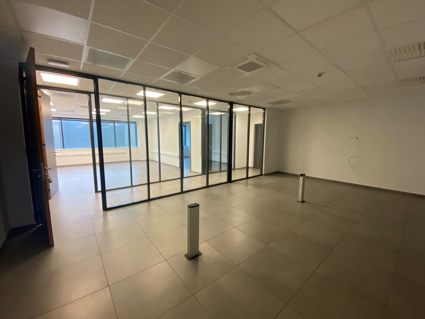 Logistiek loods van 4.373 m² aan exit E313 - foto 4