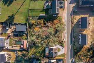 Mooi centraal gelegen bouwgrond voor open bebouwing, op de Olmensesteenweg te Ham.Het perceel is gelegen in een groene omgeving, met een zeer...