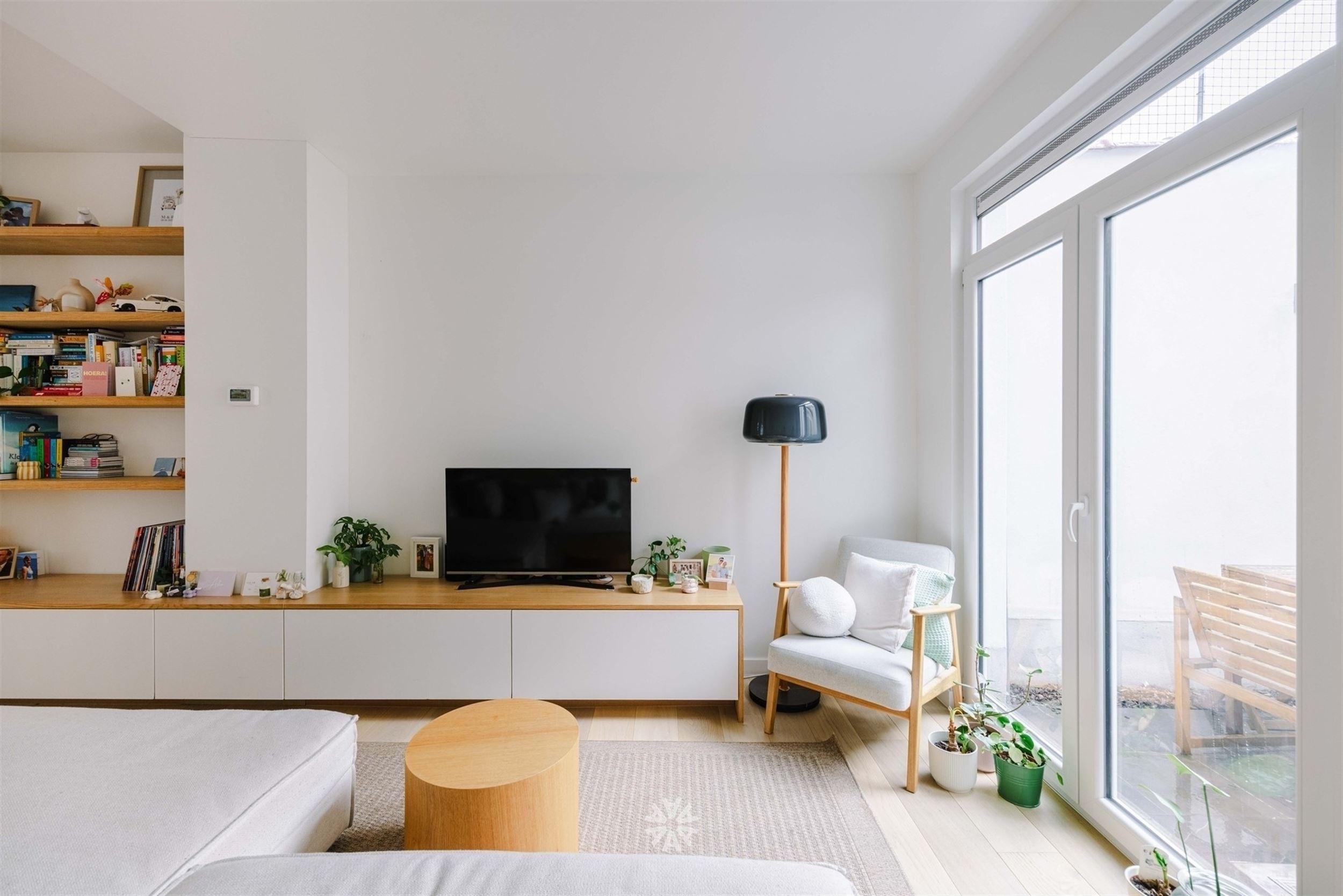 Instapklare woning met drie slaapkamers en gezellige buitenkoer. - foto 5