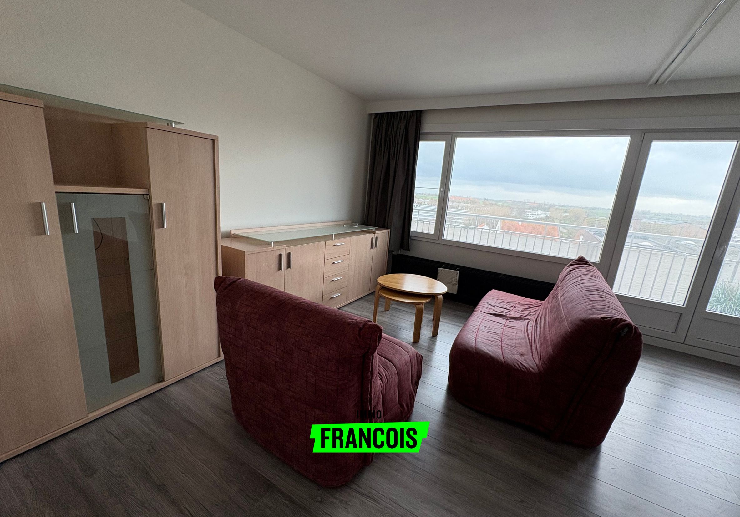 Knusse studio met leuk terras en inpandige garage te huur te Parklaan Westende! - foto 1