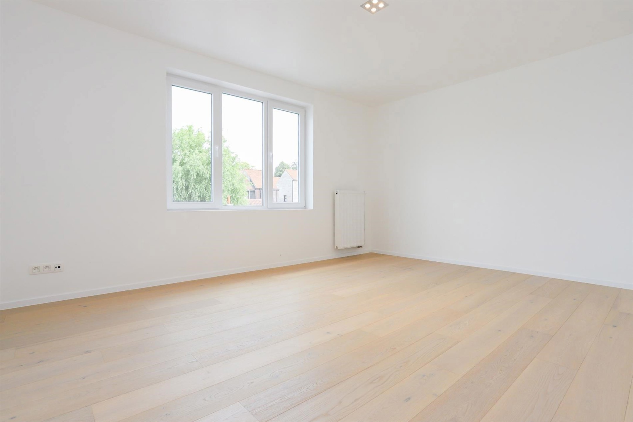 Ruime woning met 4 slaapkamers vlakbij station Sint-Pieters - foto 4