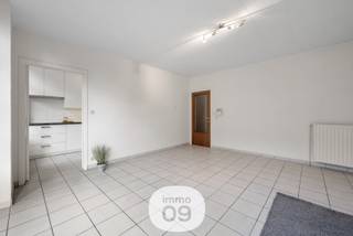 Instapklaar appartement met 2 slaapkamers en zicht op het Sint-Annaplein.Betreft een appartement op de eerste verdieping, in een blok van 4...