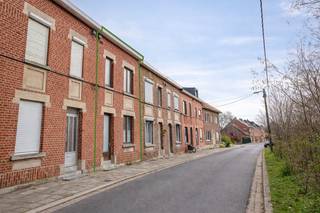 Aan de rand van de stad, op de de ring van Leuven, vinden we deze charmante te renoveren stadswoning met drie slaapkamers, een stadstuin en...