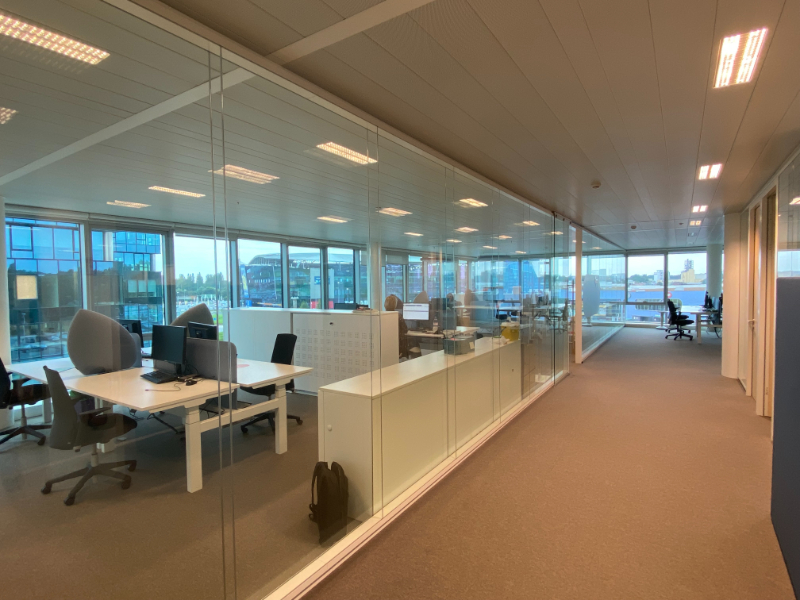 Moderne kantoren in de Blue Towers aan Ghelamco arena - photo 4