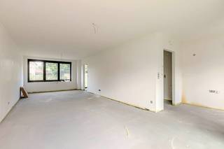 Casco nieuwbouwwoning met 3 slaapkamers en zuid-tuin gelegen op een ideale toplocatie. In een zeer rustige omgeving op slechts 100 meter van...