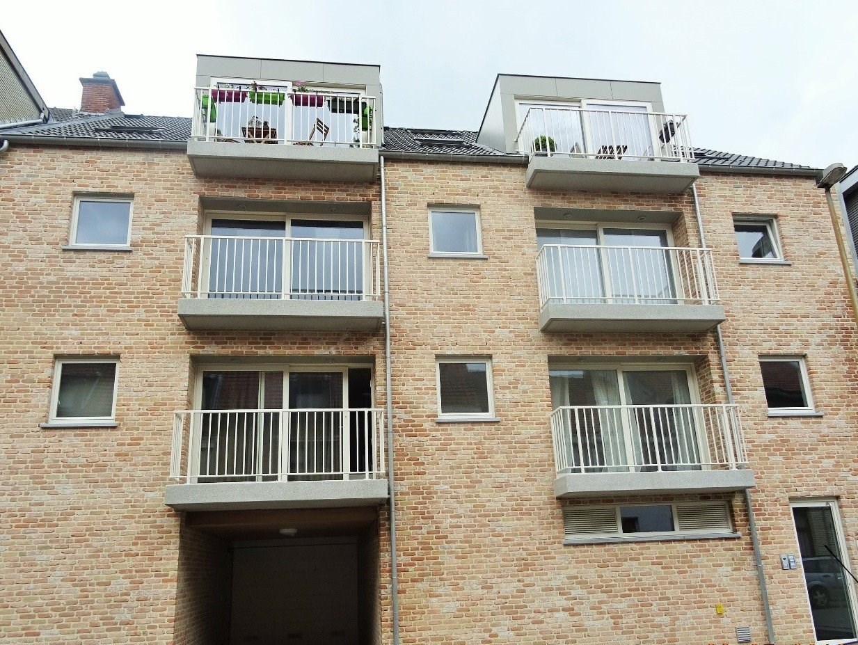 RECENT APPARTEMENT (3de V.) MET OVERDEKTE PARKING.: - foto 1