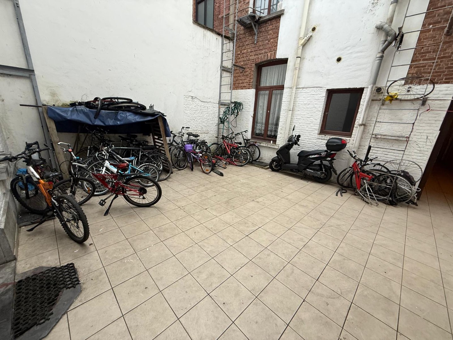 OPBRENGSTEIGENDOM - VERGUND 13 STUDIO'S - foto 3