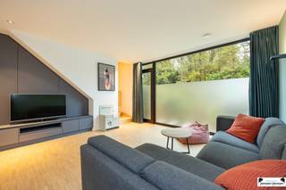 MODERN ENERGY EFFICIENT HOME WITH HIGH QUALITY FINISHESIn a quiet and child-friendly neighborhood you will find this modern newly built home. Built...