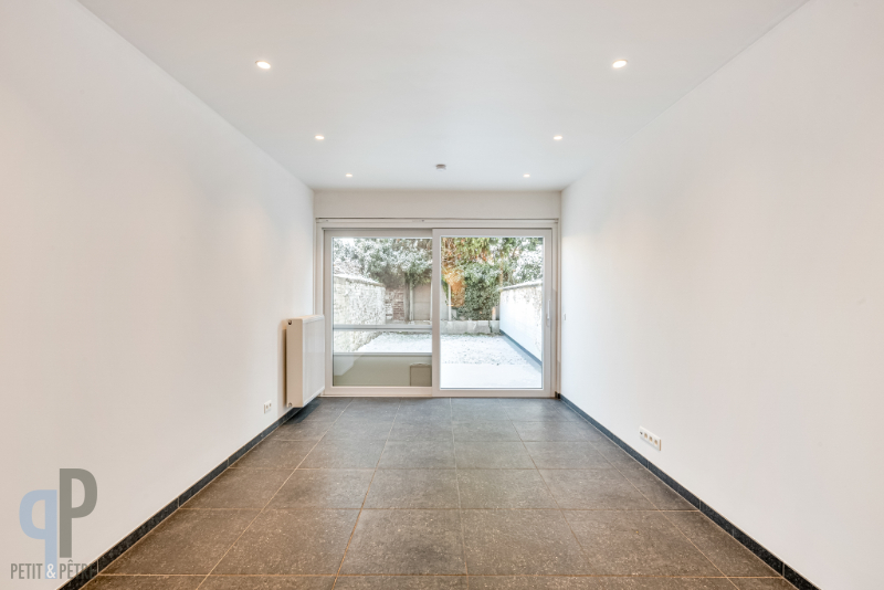 Totaal gerenoveerde woning met 4 slaapkamers en tuin - photo 5