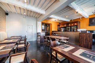 Bedrijf te koop – Restaurant in Doornik, uitzonderlijke locatie aan de kadesGelegen in een prestigieuze setting en doordrenkt van geschiedenis, heeft...