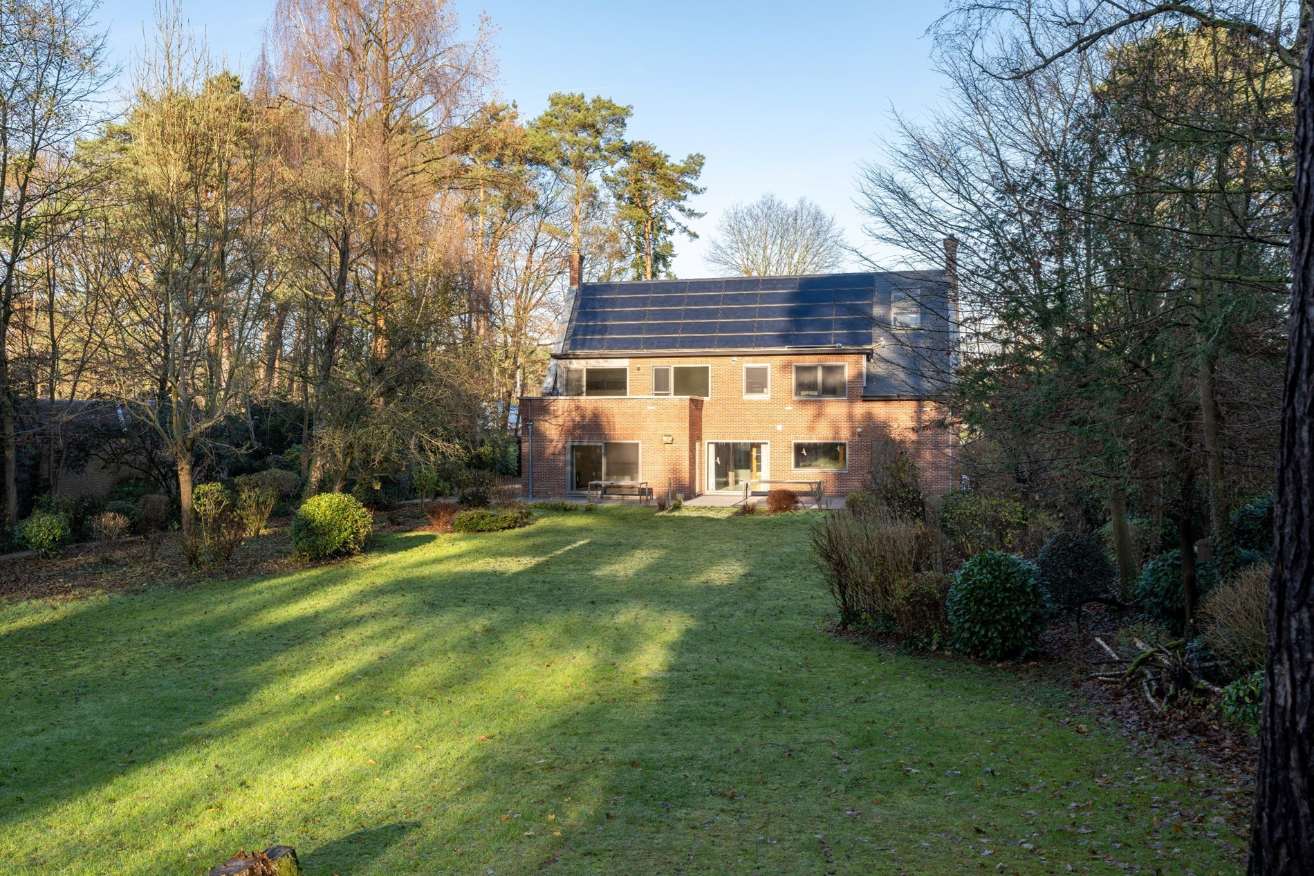 Tijdloze villa op een terrein van 3500m2 gelegen op een toplocatie te Mechelen-aan-de-Maas. - foto 3