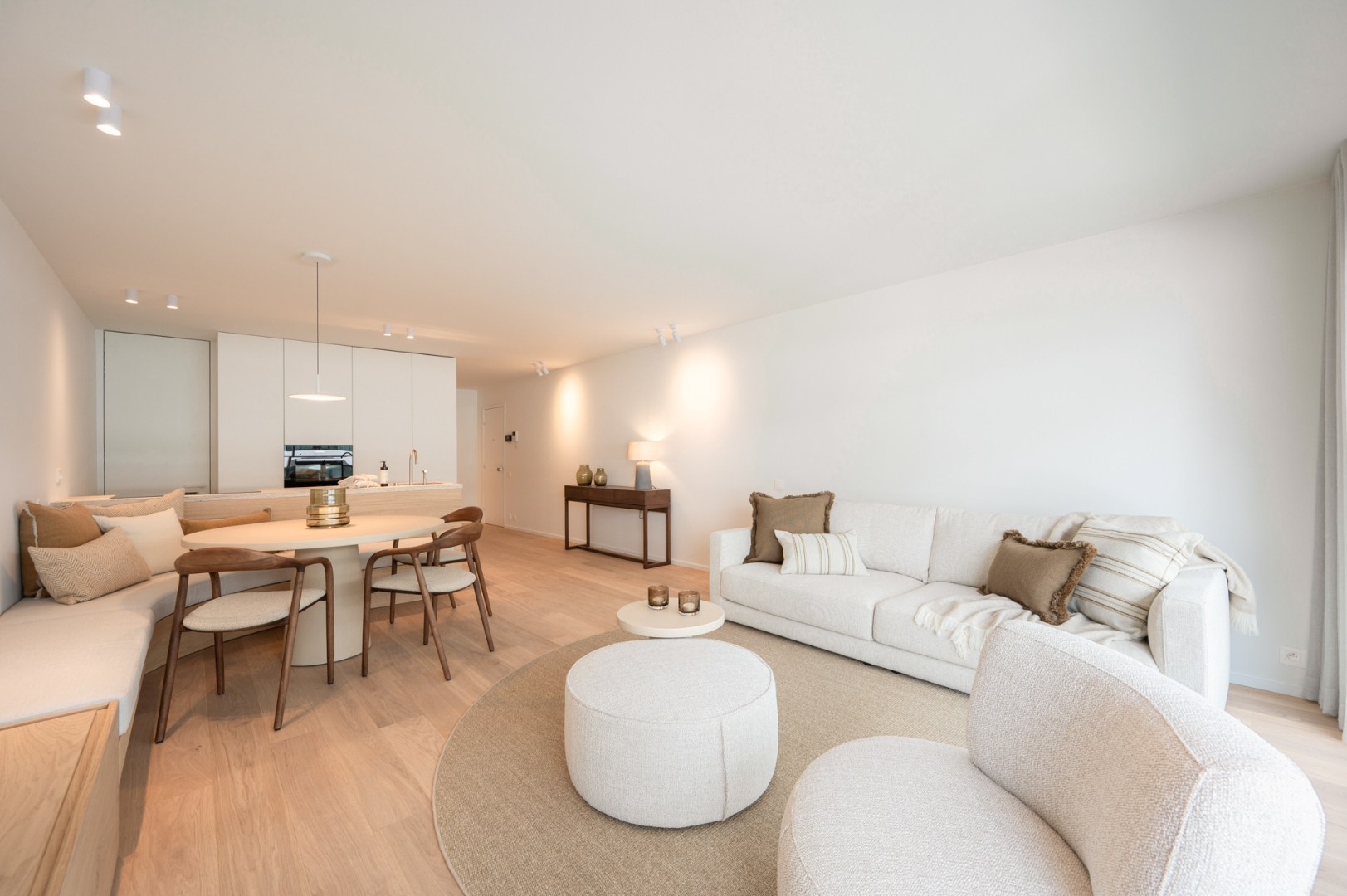 Gerenoveerd appartement met 3 slpks. aan het Lichtorenplein - foto 1
