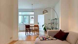 Very pleasant and bright apartment of approx. 64 m² located on the first floor of a small-scale residence in Welvaarstraat. A very central location...