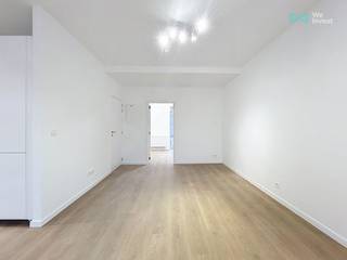 <p>Phone: 0456 12 69 85<br />Email: clara.jacquy@weinvest.be<span></span></p>
<p>We Invest is pleased to offer you exclusively this fully renovated, unfurnished one-bedroom apartment, located in a building without elevator in Schaerbeek.</p>
<p>The property consists of a bright living area with a fully equipped open kitchen, a spacious bedroom, and a shower room with toilet. The apartment has been completely renovated from A to Z, featuring new installations, modern finishes, and high-quality materials.</p>
<p>Ideally located on Rue du Foyer Schaerbeekois, the apartment enjoys a prime location close to public transport, shops, the Kinetix sports center, Josaphat Park, and CHU Brugmann hospital.</p>
<p>Rent: €1,000 (excluding charges)<br />Charges: €35 provision for common areas (electricity, cleaning, waiver of recourse insurance)<br />Individual utility meters</p>
<p>Energy certificate (PEB/EPC): C</p>
<p>Available from January 1st, 2026 – minimum lease term of 1 year.</p>
<p>Do not miss this opportunity and contact us quickly to schedule a viewing!</p>
<p>For more exclusive properties, visit www.weinvest.be</p>