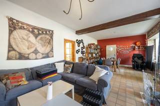 Ontdek deze op te frissen, zeer ruime woning boordevol potentieel op een prachtig perceel van 10a 25ca in Herent!Het gelijkvloers verwelkomt je met...