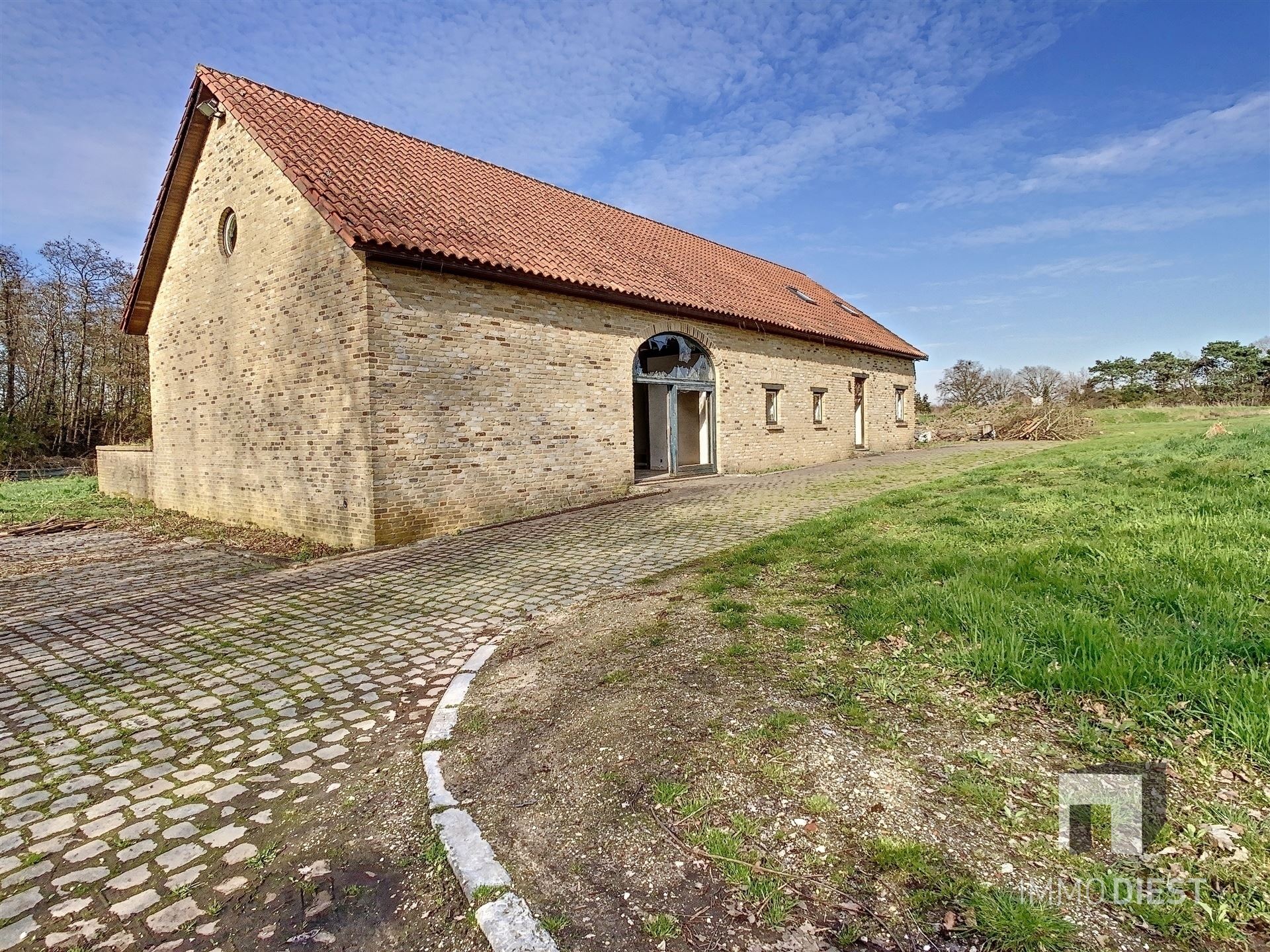 Te renoveren hoeve op 2 ha 82 ca - foto 1