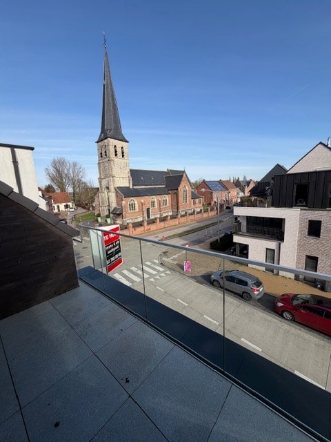 Zeer ruim recent duplex app met 3 slpks, 2 terrassen en autostaanplaats. - foto 2