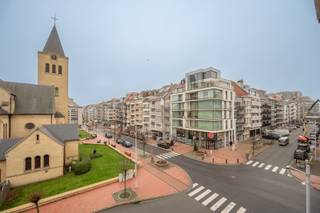 Découvrez ce magnifique appartement lumineux avec une vue dégagée exceptionnelle et une orientation sud-ouest idéale.Situé dans un emplacement de...