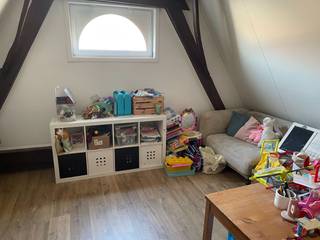 Instapklaar karaktervol appartement op de 1eV bestaande uit : een inkomhall, 2 slaapkamers, een ingerichte badkamer, een woonkamer met open keuken...