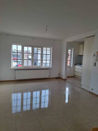 Ruim duplex appartement in centrum St job in' Goor, gerenoveerd. Zuid gericht met ruime living met open.keuken met Smeg dampkap, wok...