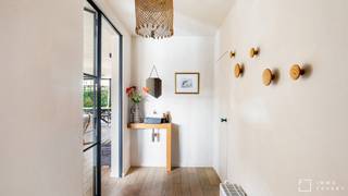 Vlakbij de Magere Schorre en het Koningsbos bevindt zich deze instapklare, alleenstaande villa op een perceel van 527 m². De woning geniet van...