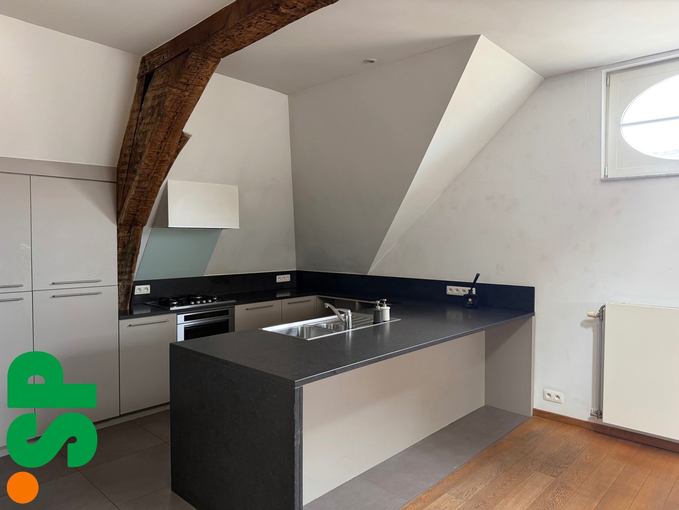 Charmant duplex-appartement met uitzicht op de kathedraal - foto 2