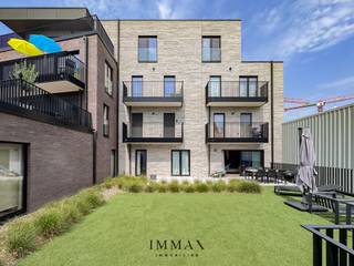 Cet appartement de plain-pied prêt à emménager avec un grand jardin orienté sud est idéalement situé à quelques pas du centre de Bruges.Disposition...