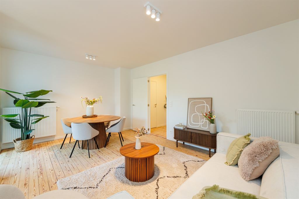 Gerenoveerd appartement met terras in Deurne-zuid - foto 2