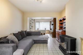 Layout:Entrance hall with guest restroom
