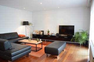 Dit instapklaar en ruim 1-slaapkamerappartement bevindt zich in een rustige woonwijk, dichtbij het stadscentrum en E17/R8. Winkels, scholen en park...