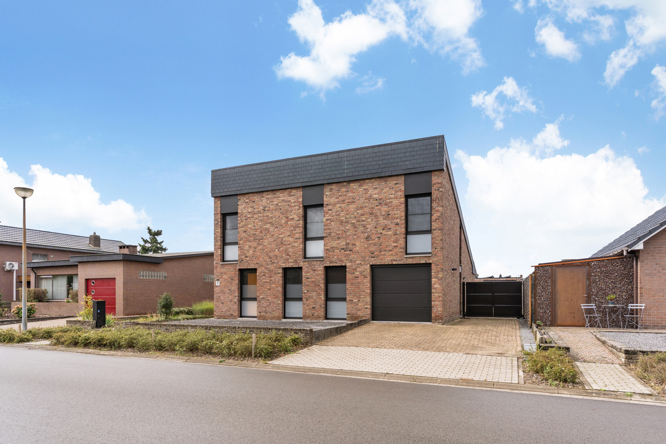 Ruime gezinswoning in een doodlopende straat te Lichtaart! - foto 1