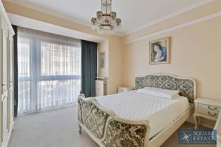 Square Estate presenteert u dit prachtige appartement van 92 m² in het hart van Wemmel, vlakbij winkels, openbaar vervoer en alle voorzieningen.Het...