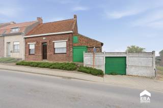 Op zoek naar een renovatieproject met tal van mogelijkheden? Deze te renoveren woning biedt een uitstekende basis voor wie zijn eigen woonproject...