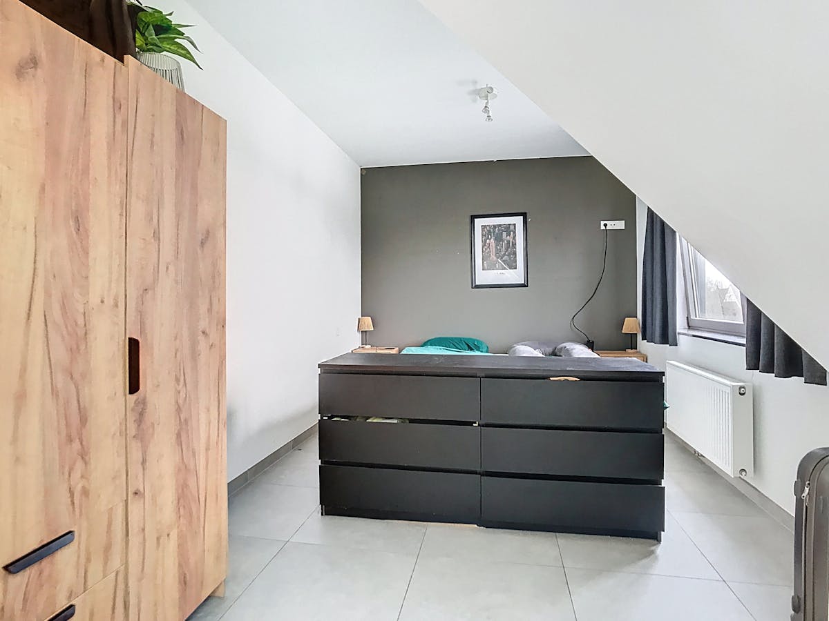 Appartement en duplex dans le centre de Beveren - photo 5