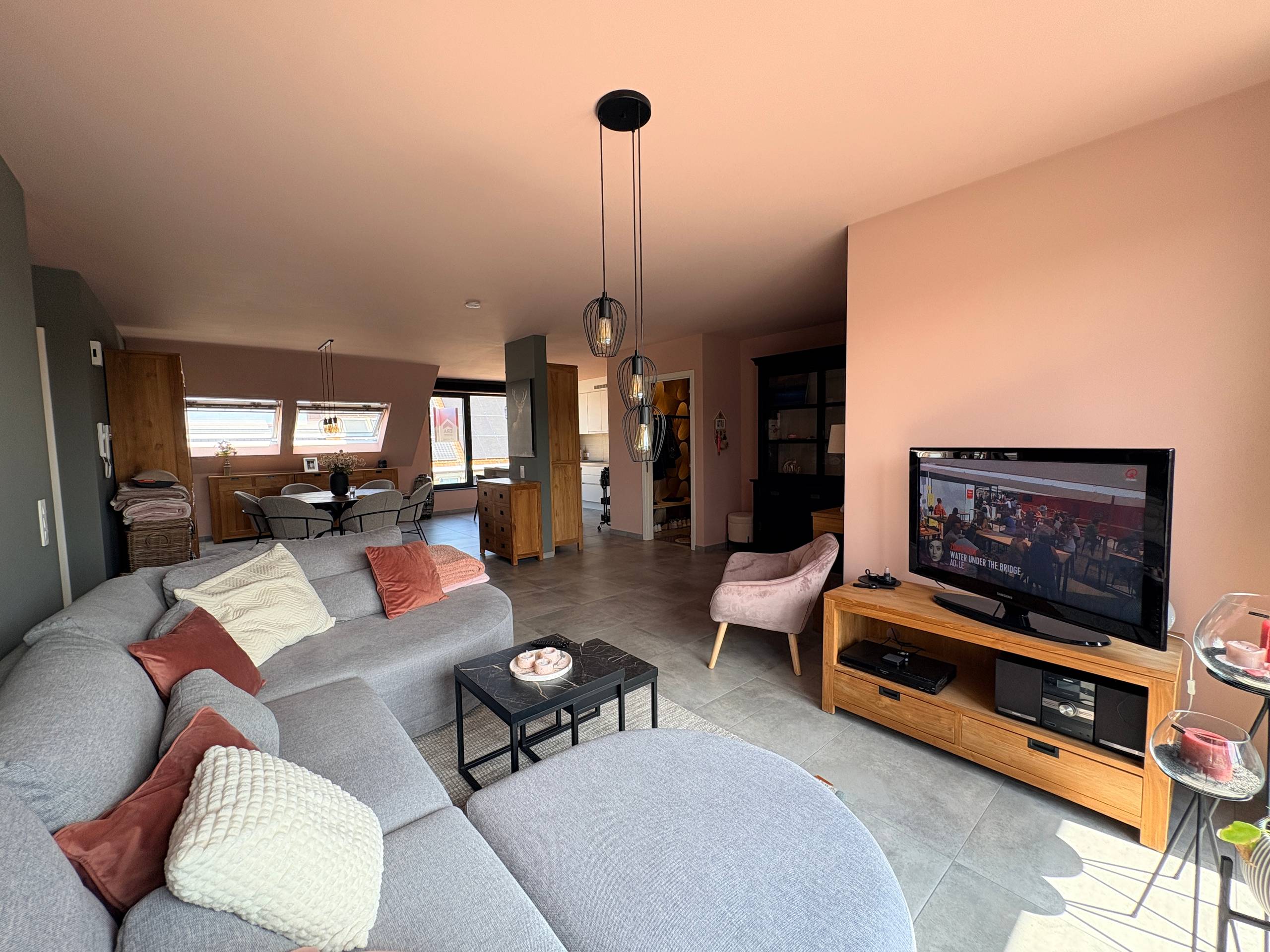 Zonnebeke - Ruim appartement met 2 slpkmrs en uniek verzicht - foto 3