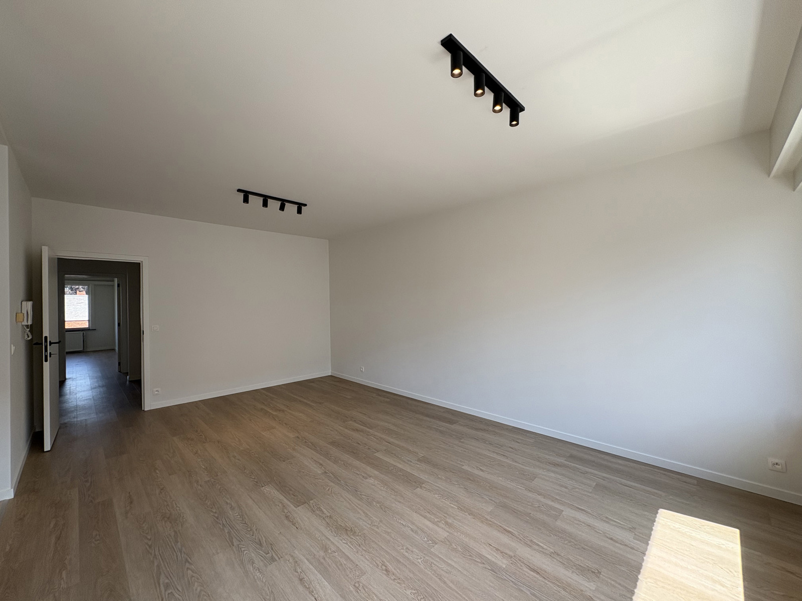 Stijlvol gerenoveerd appartement met 2 slaapkamers in hartje Geel - foto 2