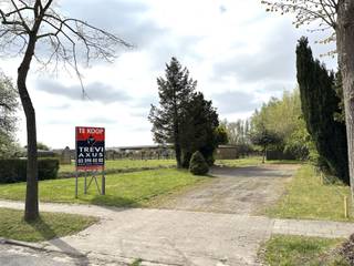 PERCEEL BOUWGROND VOOR OPEN BEBOUWING MET OPPERVLAKTE VAN 554 M².Gelegen langsheen Klein-Mechelen te Bornem. Vlotte bereikbaarheid gegarandeerd...